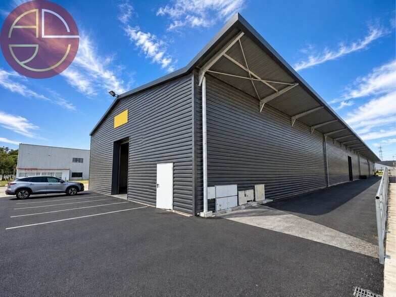 Industrial in Toulouse to rent - Building Photo - Image 3 of 9
