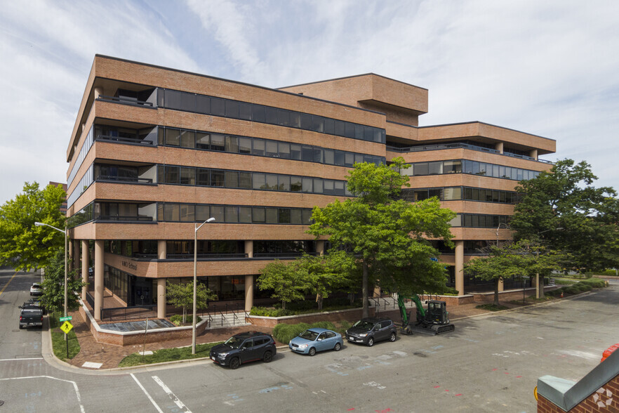 1001 N Fairfax St, Alexandria, VA for rent - Primary Photo - Image 1 of 28