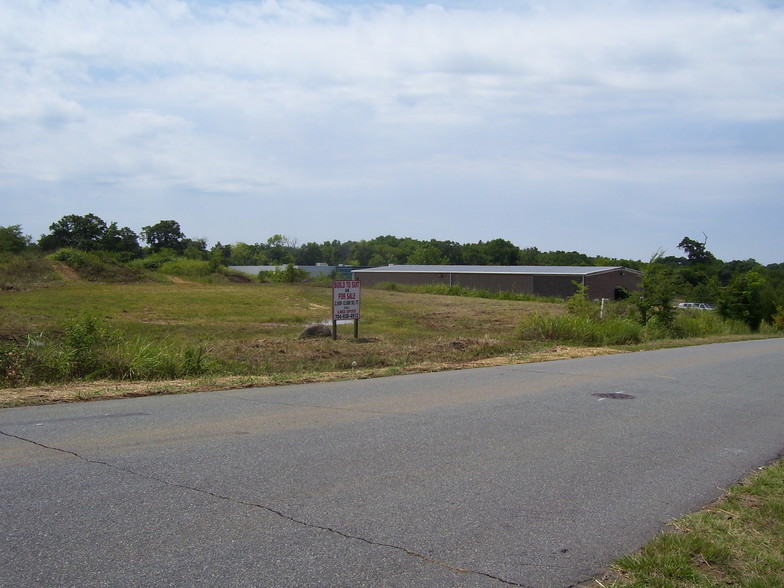 4518 Raceway Dr, Concord, NC for sale - Building Photo - Image 1 of 1