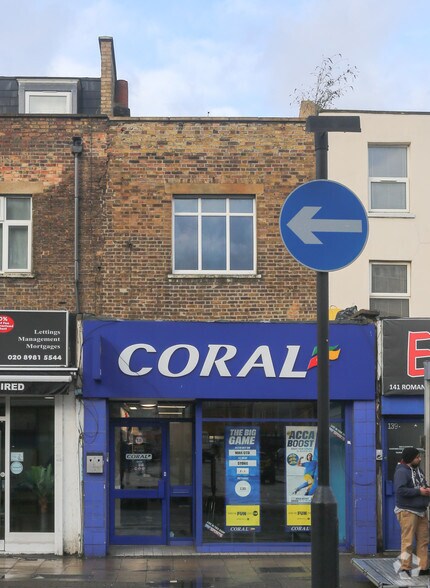 137 Roman Rd, London for sale - Primary Photo - Image 1 of 1