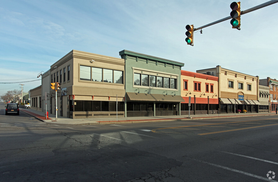 2401-2425 James St, Syracuse, NY for rent - Primary Photo - Image 1 of 2