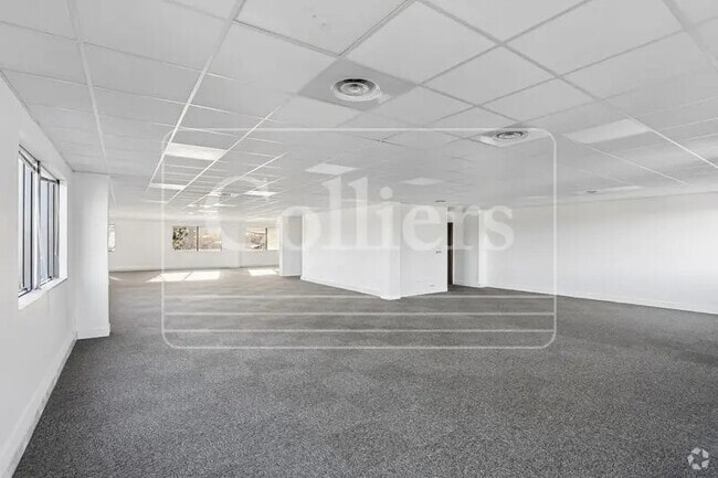 Location Bureaux 117 m² à 3 537 m²