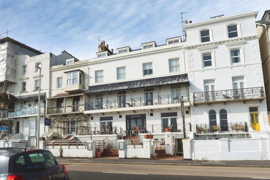 8-9 Wellington Ter, Folkestone for sale - Building Photo - Image 2 of 11