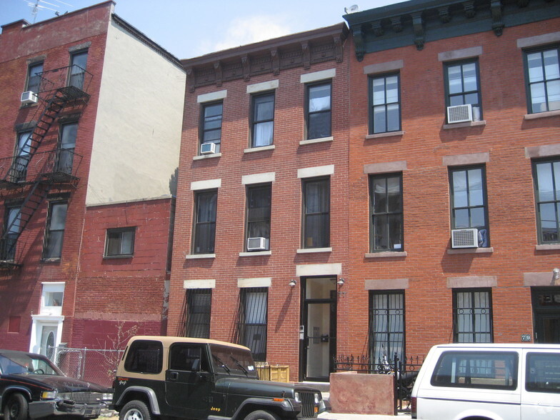 77 Saint Marks Pl, Brooklyn, NY for sale - Building Photo - Image 2 of 4