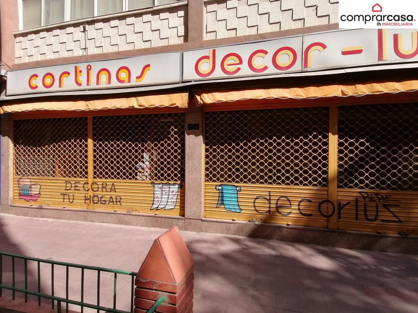 Retail in L'Hospitalet de Llobregat, Barcelona to rent Building Photo- Image 1 of 4