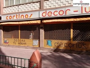 Retail in L'Hospitalet de Llobregat, Barcelona to rent Building Photo- Image 1 of 4