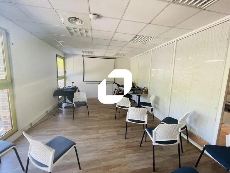 Office in Lognes to rent - Interior Photo - Image 3 of 6