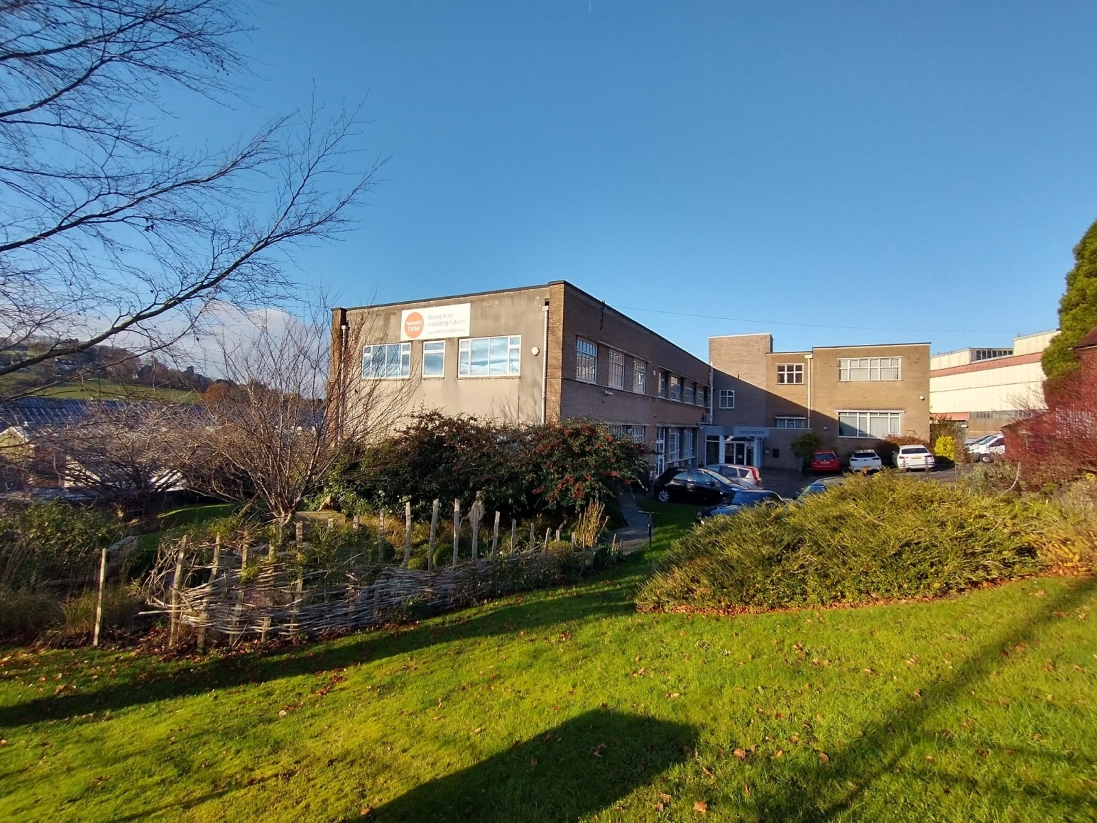 Bath St, Stroud to rent Building Photo- Image 1 of 5