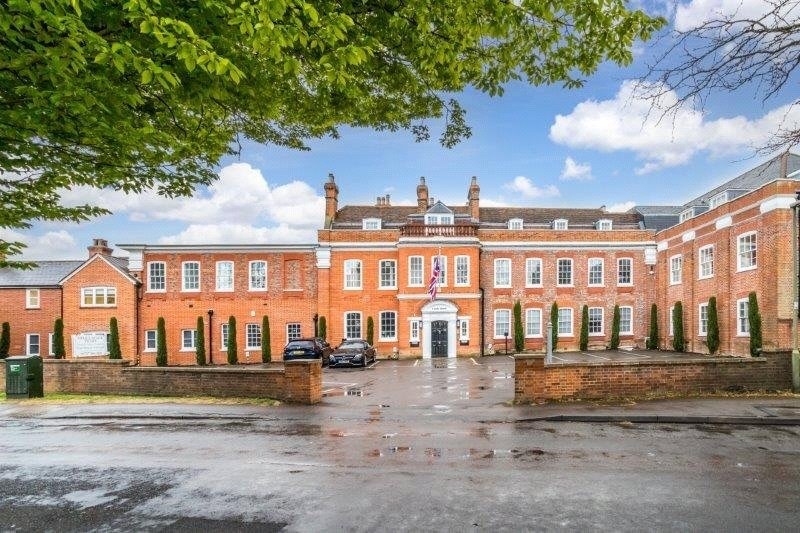 Park Rd, Banstead to rent - Building Photo - Image 1 of 6