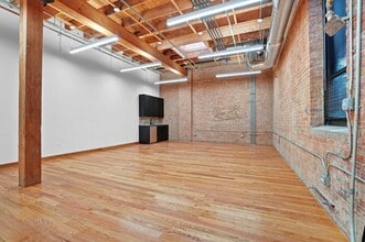 1800-1814 W Cuyler Ave, Chicago, IL to rent Interior Photo- Image 2 of 3