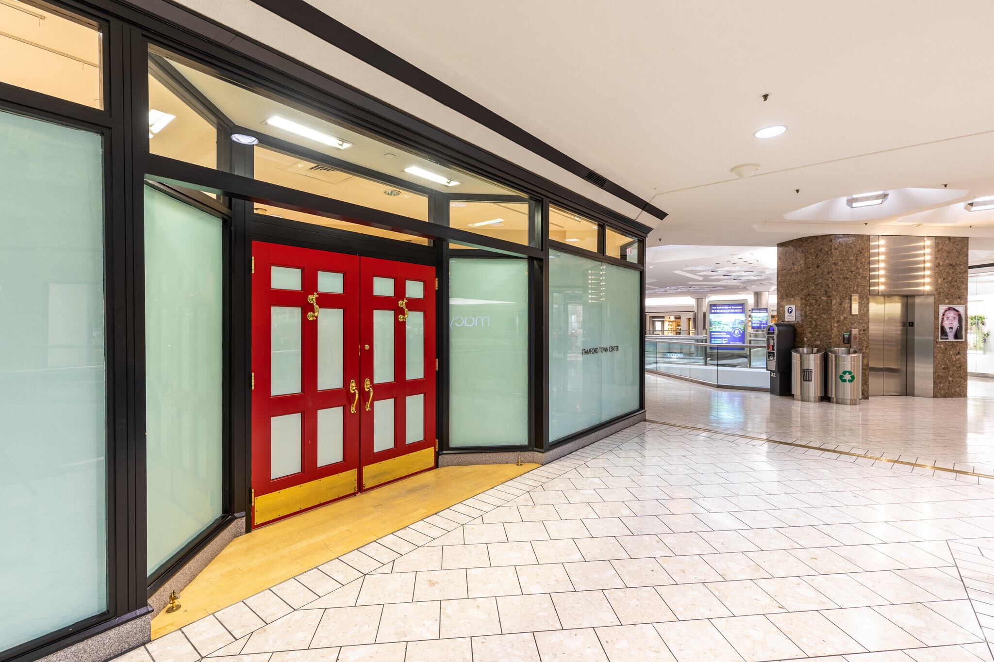 100 Greyrock Pl, Stamford, CT to rent Interior Photo- Image 1 of 4