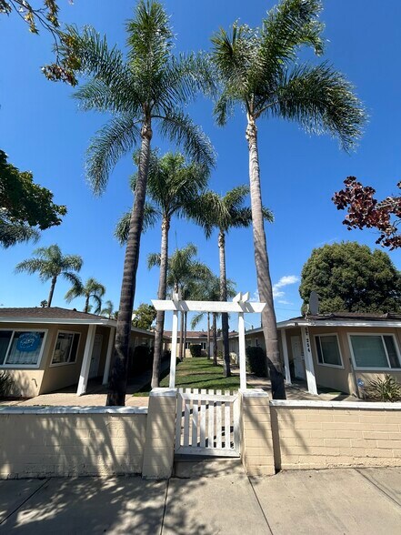 740-750 S Escondido Blvd, Escondido, CA for sale - Building Photo - Image 3 of 33