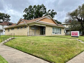 655 E Okmulgee St, Muskogee, OK for rent Building Photo- Image 1 of 23