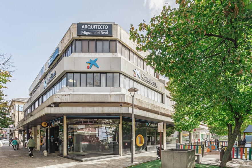 Calle Real, 34, Collado Villalba, Madrid to rent - Building Photo - Image 2 of 2