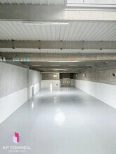 Light Industrial in Coignières to rent Interior Photo- Image 2 of 5