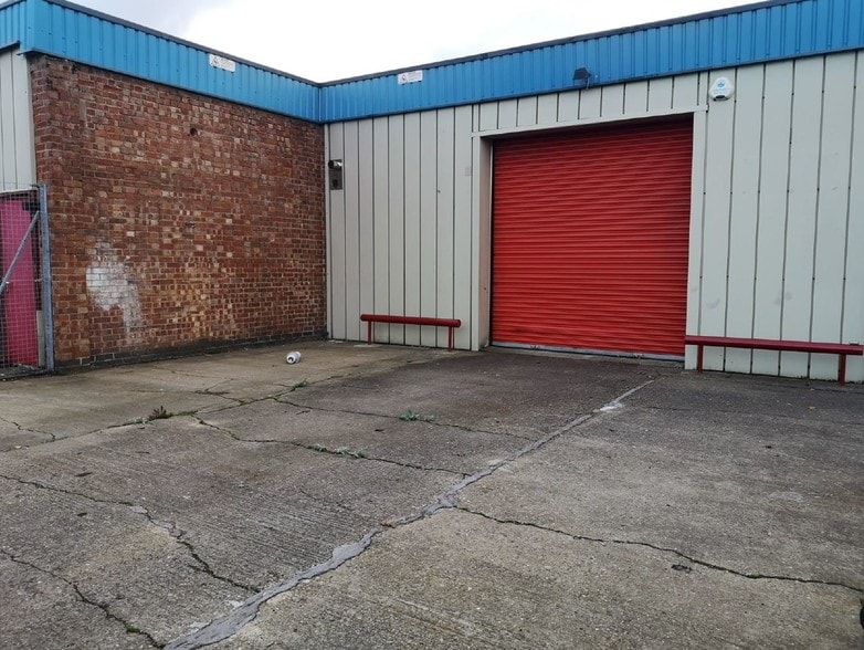 170-198 Fletchamstead Hwy, Coventry to rent - Building Photo - Image 2 of 4