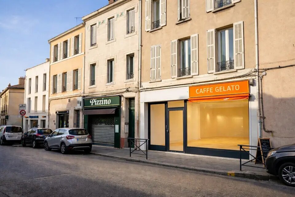 Retail in Marseille for sale Building Photo- Image 1 of 3