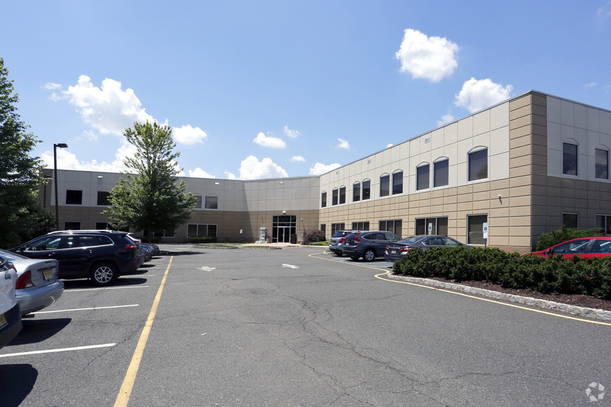 2050 Route 27, North Brunswick, NJ for sale - Building Photo - Image 3 of 11