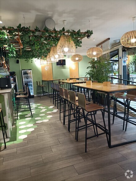 Retail in Villanueva de la Cañada, Madrid to rent - Interior Photo - Image 1 of 1