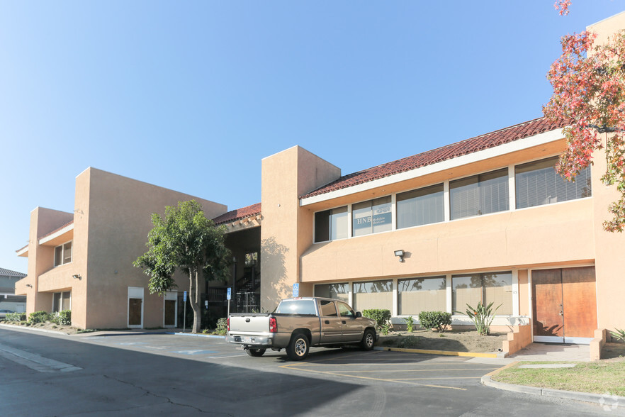 520 N Brookhurst St, Anaheim, CA for rent - Building Photo - Image 2 of 3