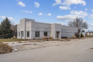 More details for 10 Plaza Dr, Clear Lake, IA - Retail for Rent