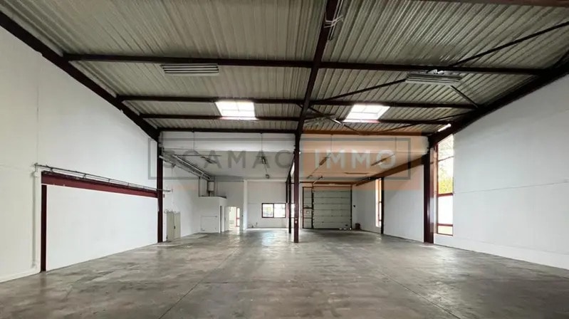 Industrial in Le Blanc-Mesnil to rent Interior Photo- Image 1 of 15
