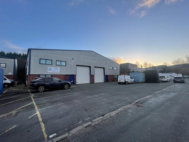 Galveston Grv, Stoke On Trent to rent - Building Photo - Image 1 of 12