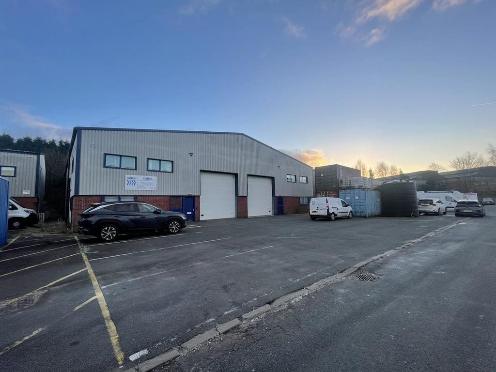 Galveston Grv, Stoke On Trent to rent Building Photo- Image 1 of 13