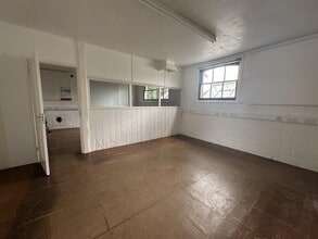Blandford Rd, Shillingstone to rent Interior Photo- Image 2 of 5