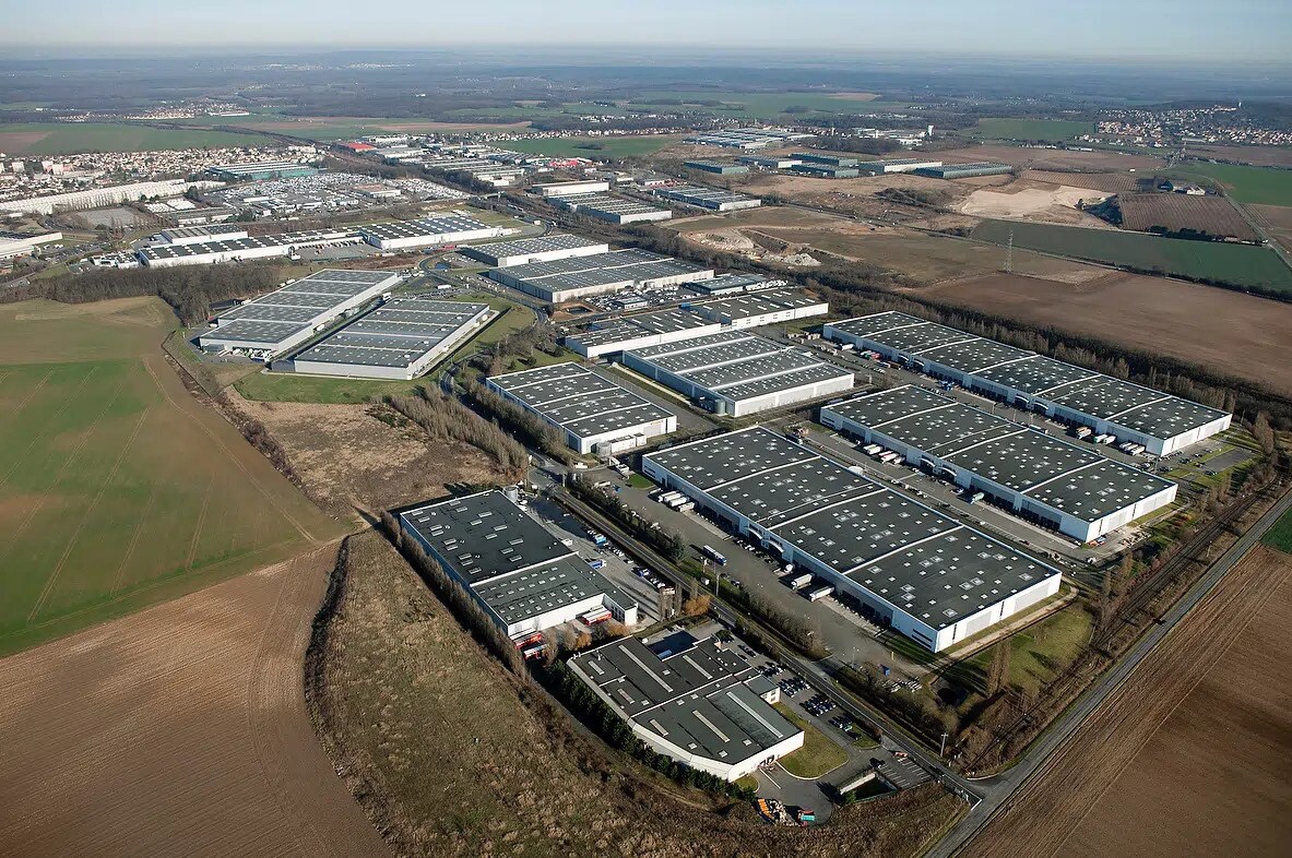 Industrial in Marly-la-Ville to rent Building Photo- Image 1 of 11