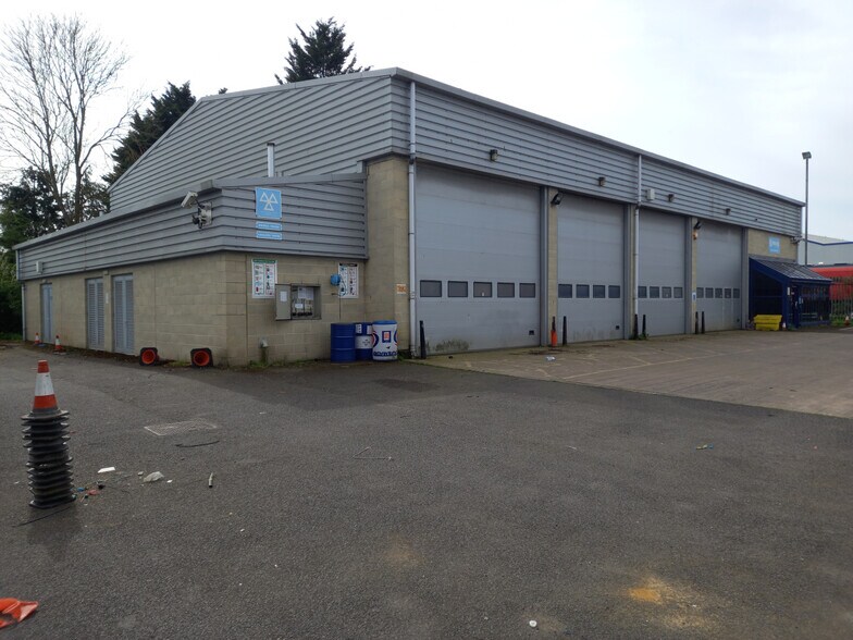 Harlescott Ln, Shrewsbury, SY1 3AZ Former Rivus Garage UK