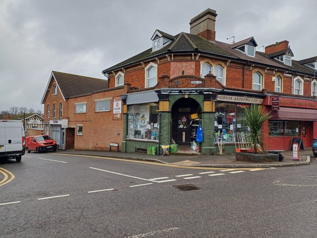 75 High St, Milton Keynes to rent Building Photo- Image 1 of 5