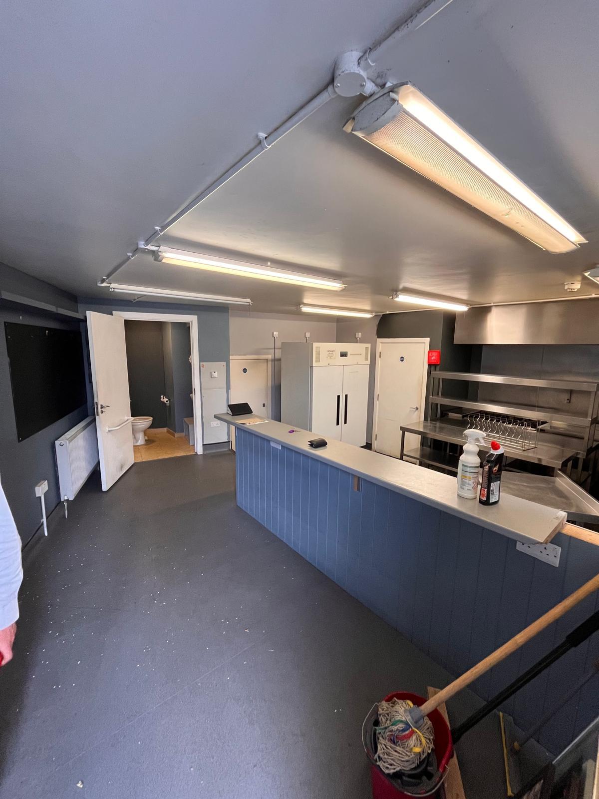 Stephendale Rd, London to rent Building Photo- Image 1 of 4