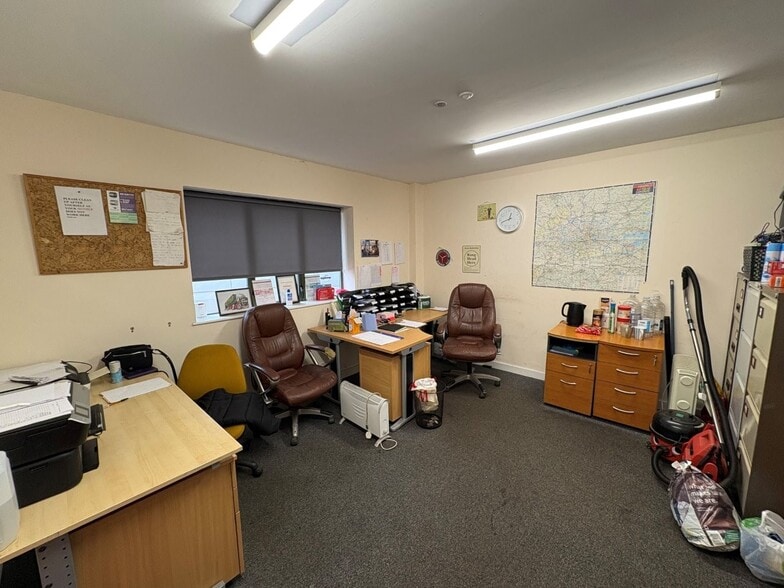 Park Ln, Kirkby In Ashfield to rent - Building Photo - Image 2 of 6