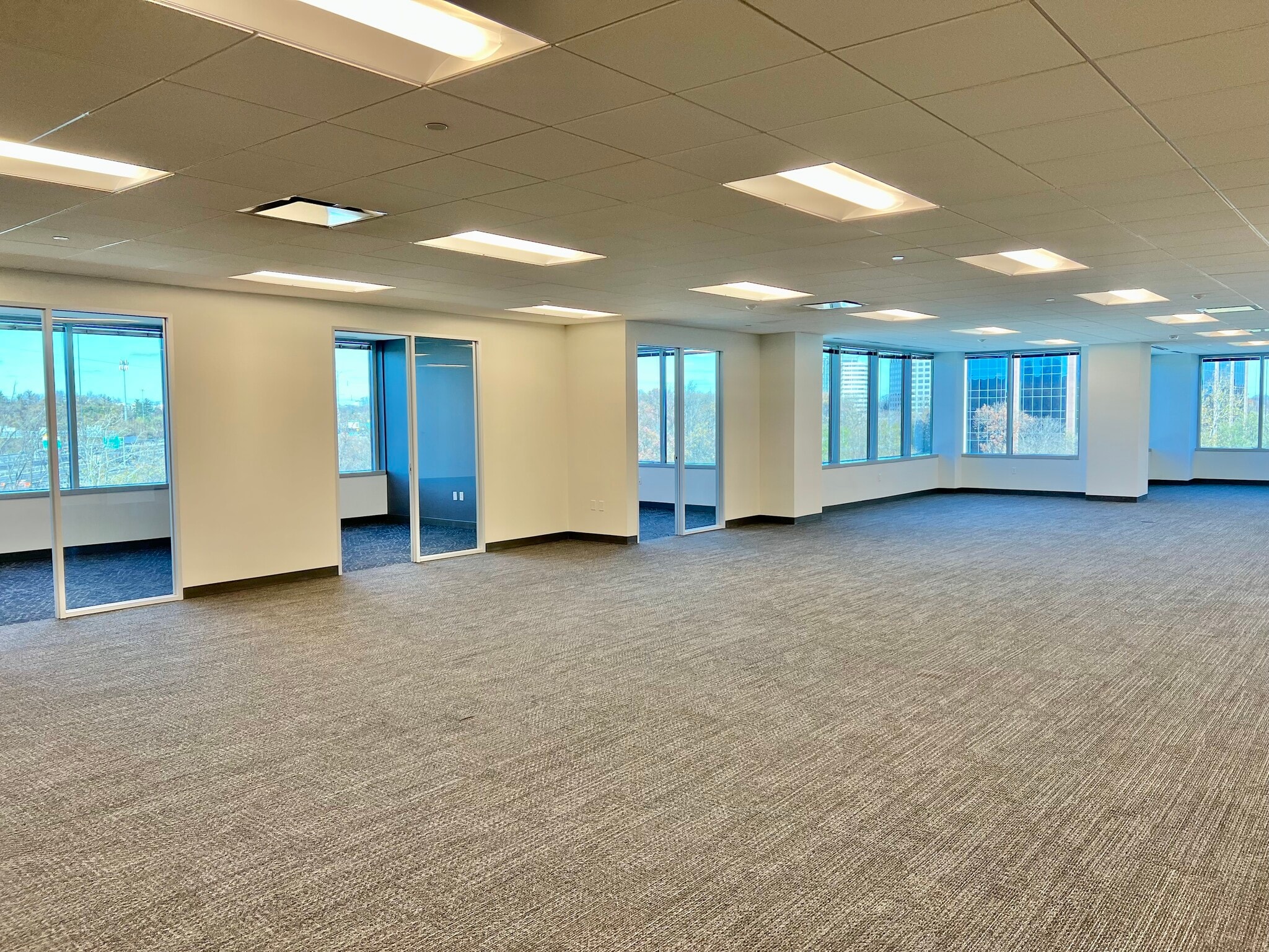 3120 Fairview Park Dr, Falls Church, VA to rent Interior Photo- Image 1 of 5