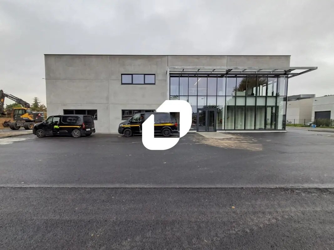 Office in Wattrelos to rent Building Photo- Image 1 of 8