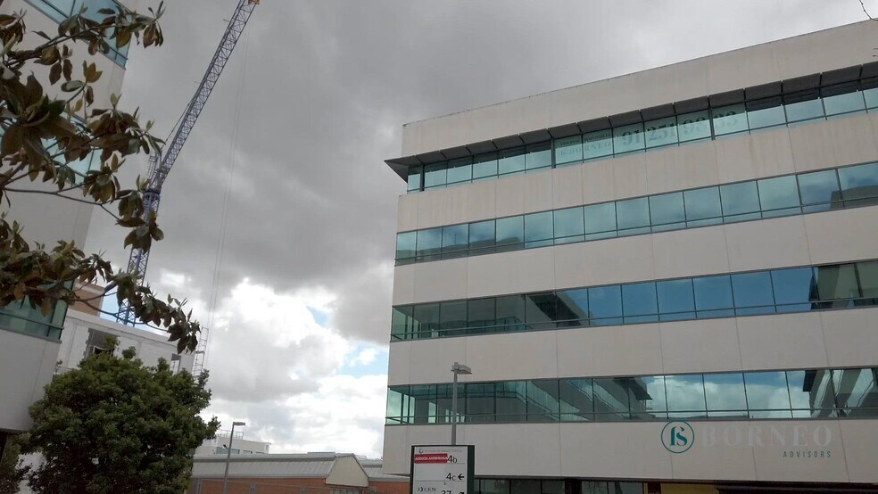 Calle Hermanos García Noblejas, 37 C, Madrid, Madrid to rent - Commercial Listing Video - Image 2 of 5