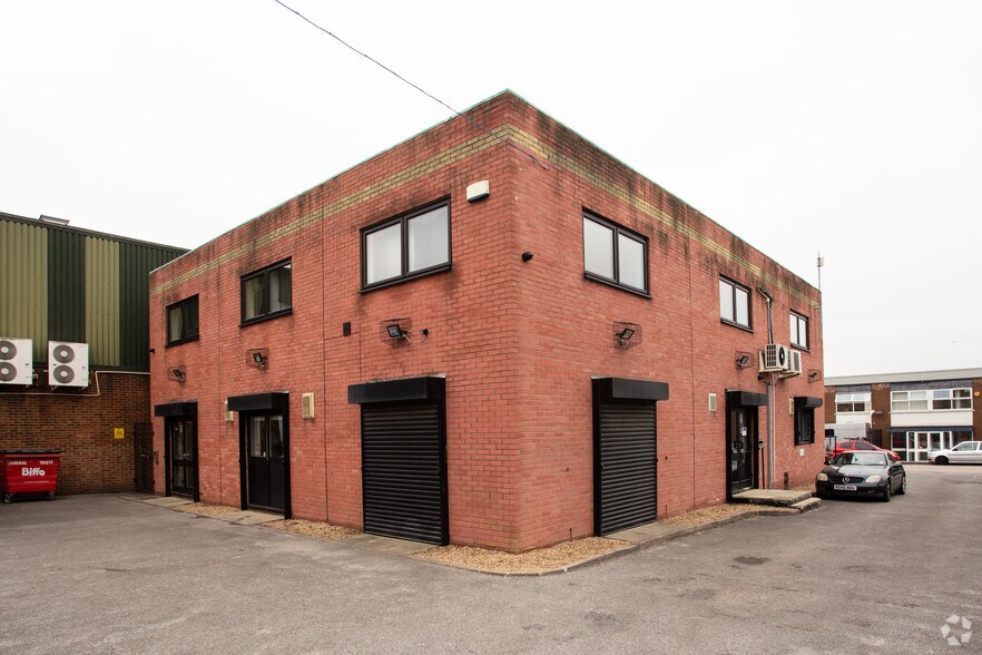 59A Imperial Way, Croydon to rent - Building Photo - Image 2 of 3