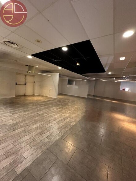 Retail in Portet-sur-Garonne to rent - Interior Photo - Image 2 of 10