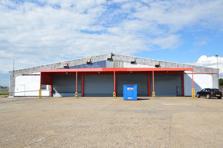 Bournemouth Airport, Hurn for sale - Primary Photo - Image 1 of 1