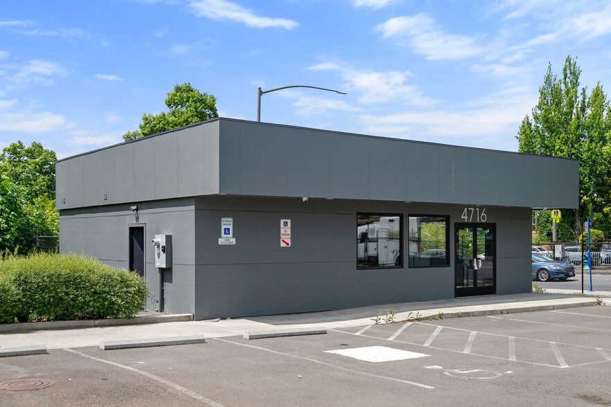 4716 SE Powell Blvd, Portland, OR for rent - Building Photo - Image 1 of 23