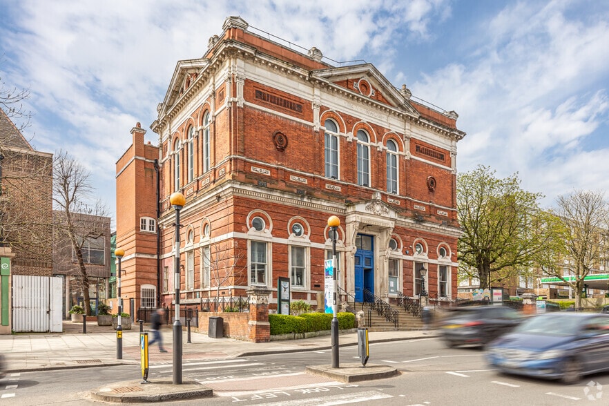 213 Haverstock Hl, London to rent - Primary Photo - Image 1 of 6