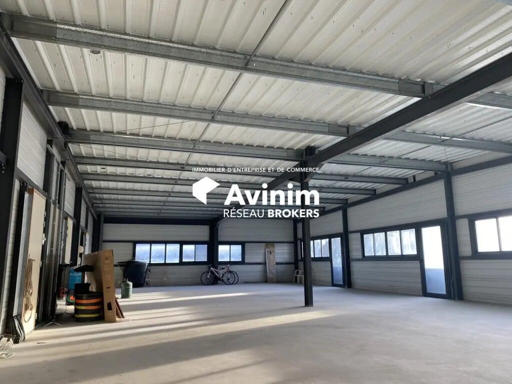 Location Local d'activités 278 m² - Photo 1