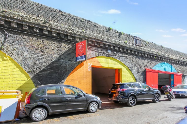 Ridgeway Rd, London to rent - Primary Photo - Image 1 of 4