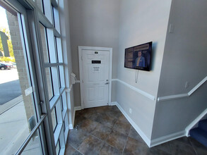 12781 Darby Brook Ct, Woodbridge, VA for rent Lobby- Image 1 of 6