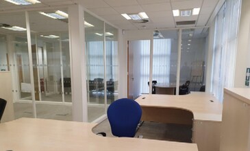 1 The Pavilions, Solihull to rent Interior Photo- Image 2 of 3