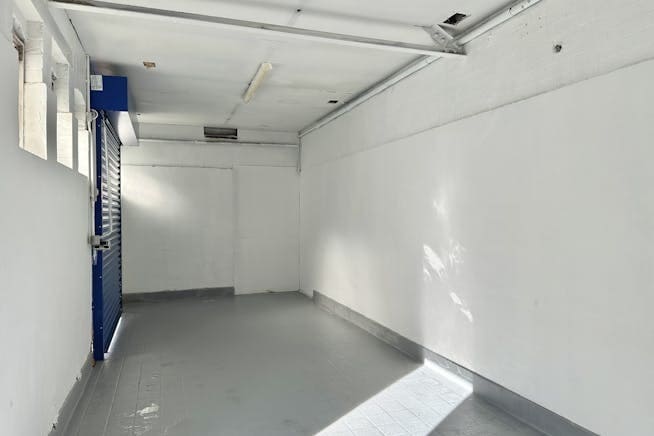 Leagrave Rd, Luton to rent Interior Photo- Image 1 of 2