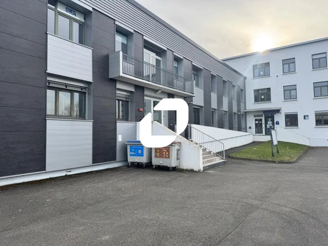 Office in Entzheim to rent Building Photo- Image 1 of 10