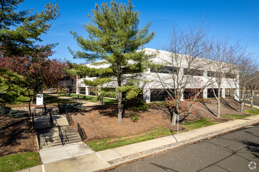 131 Morristown Rd, Basking Ridge, NJ for rent - Building Photo - Image 1 of 25