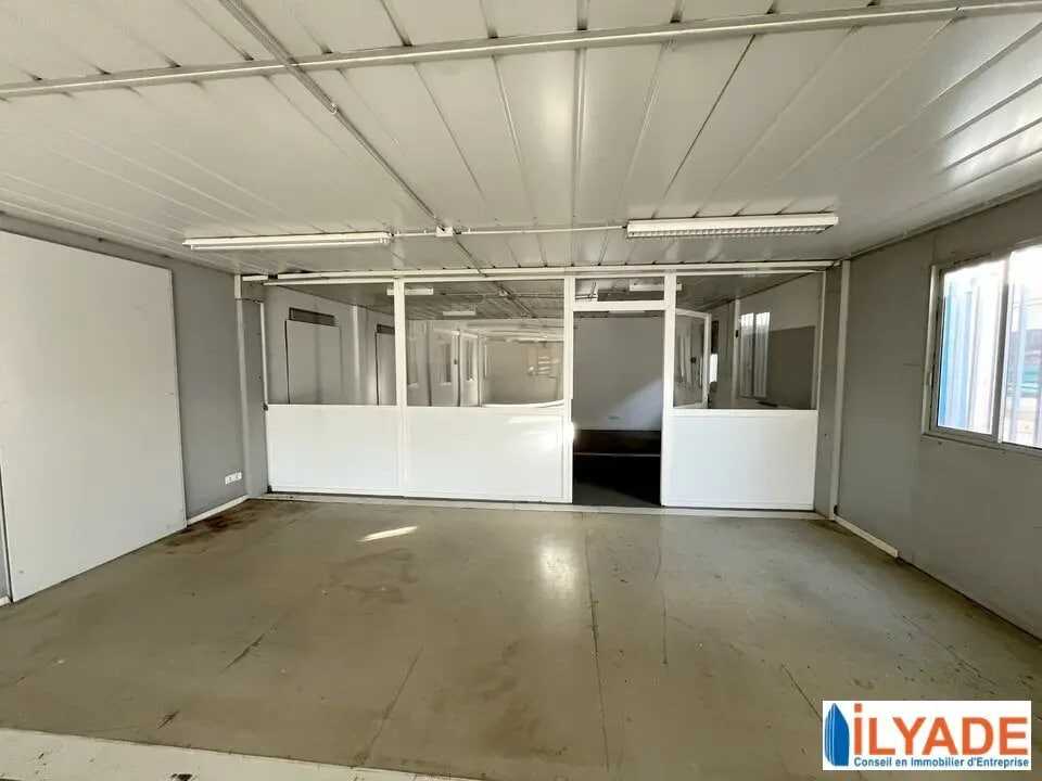 Location Local d'activités 110 m² - Photo 1